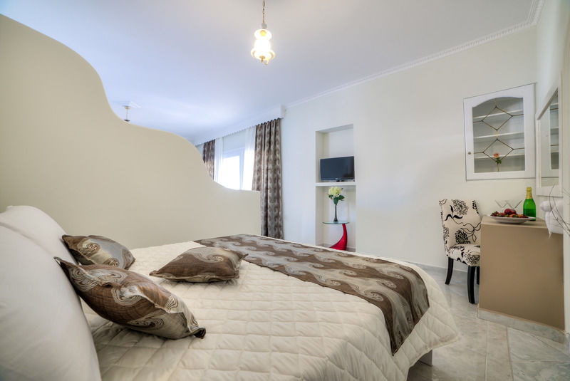Pantheon Hotel Agios Georgios  ภายนอก รูปภาพ