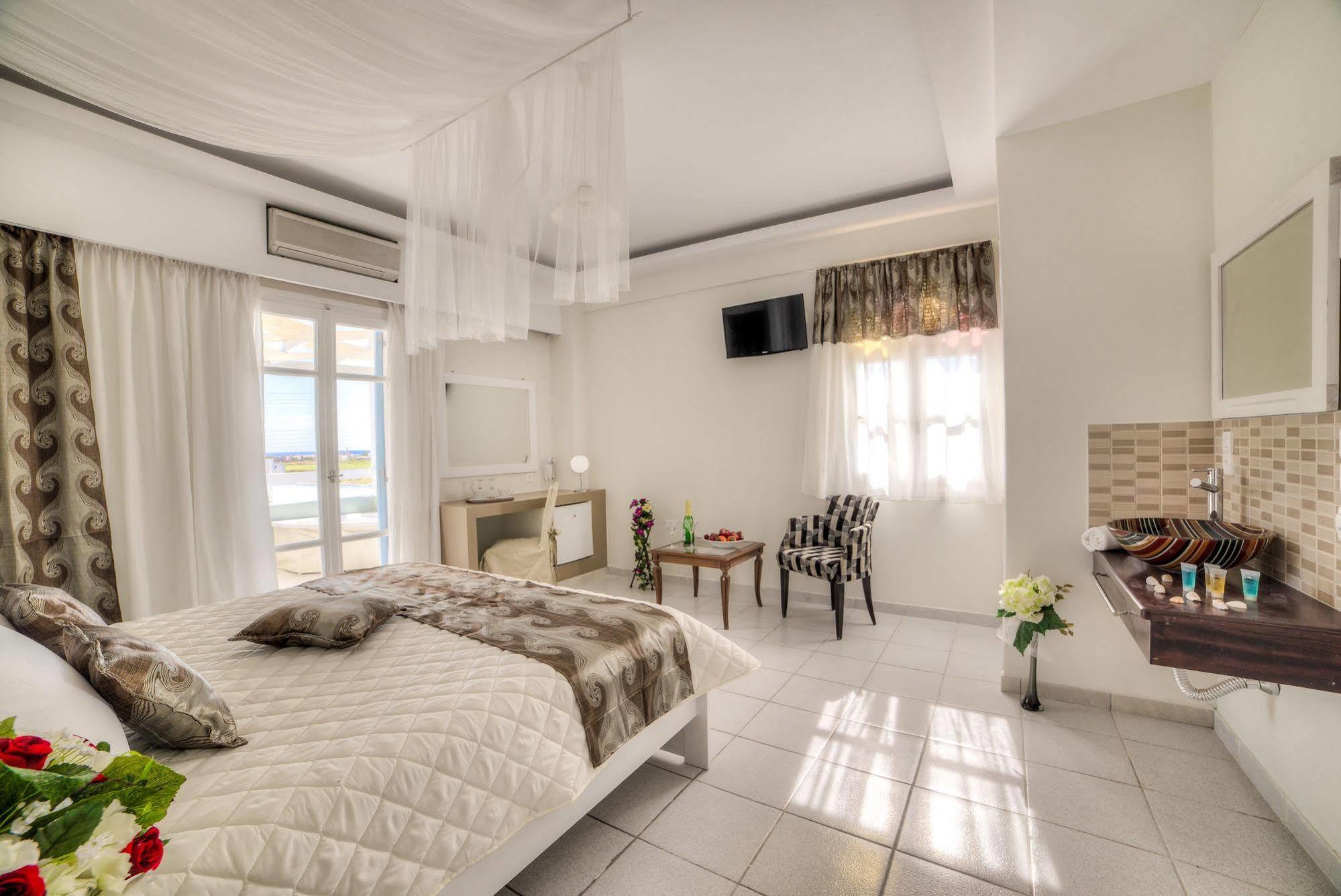 Pantheon Hotel Agios Georgios  ภายนอก รูปภาพ