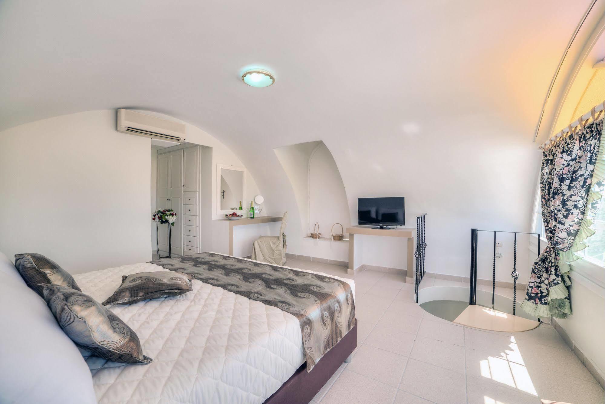 Pantheon Hotel Agios Georgios  ภายนอก รูปภาพ