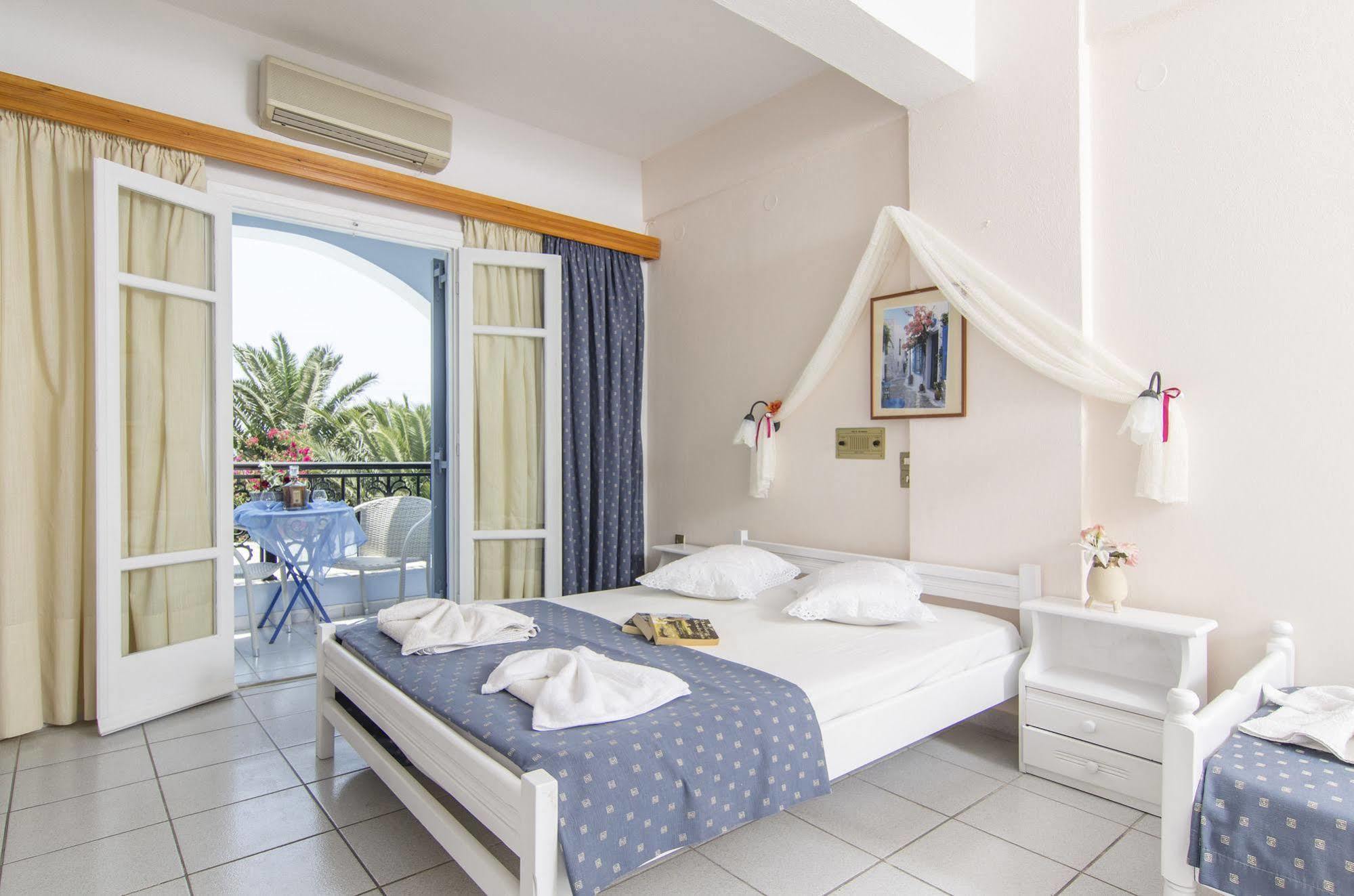 Pantheon Hotel Agios Georgios  ภายนอก รูปภาพ