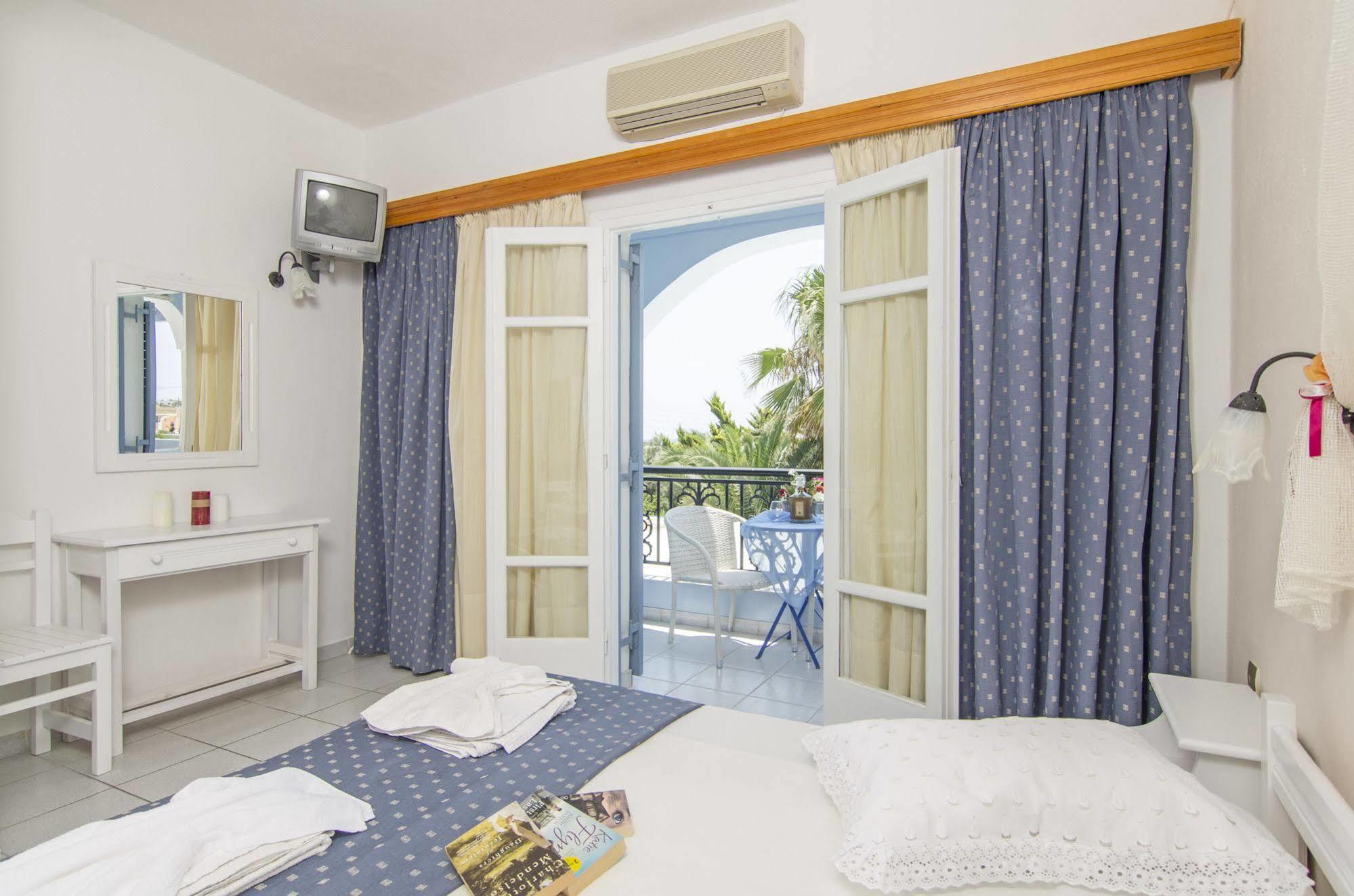 Pantheon Hotel Agios Georgios  ภายนอก รูปภาพ